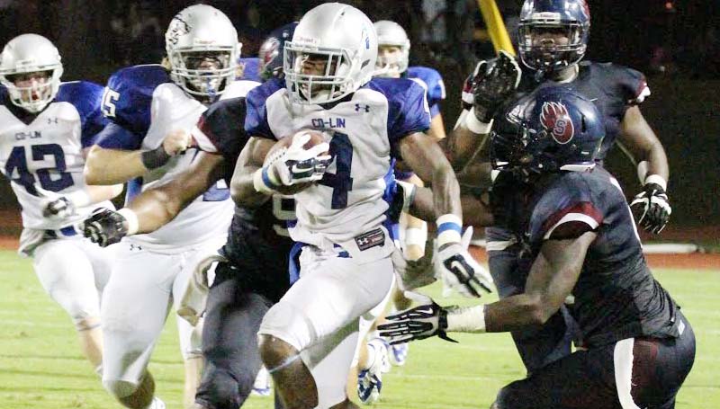 CO-LIN MEDIA / NATALIE DAVIS / Co-Lin receiver Courtney Foy (4) breaks away from the Southwest defenders in JUCO action Thursday night at Summit.