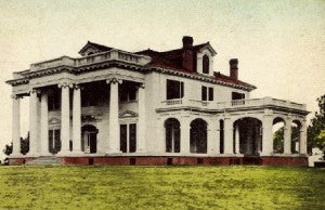 Located on Storm Avenue, Edgewood is "perhaps Brookhaven's most storied mansion."  The home was completed in 1912 and can be seen in this post card from 80 to 100 years ago. This post card was featured on Molly Carruth Mandel's history blog "Sippiana Succotash."