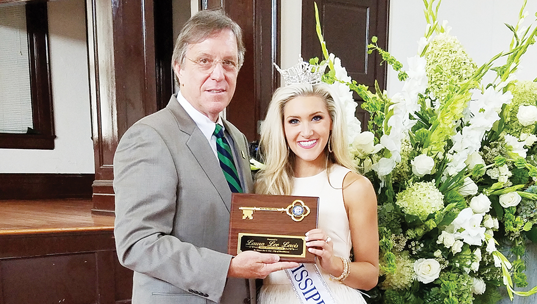 Photos by Donna Campbell/Brookhaven Mayor Joe Cox presented Miss Mississippi Laura Lee Lewis with a key to the city during a homecoming reception in her honor Saturday at Mary Jane Lampton Auditorium. This was Lewis’s first official visit back to her hometown since winning the crown in June. She’s been busy preparing for the Miss American pageant, which will be held in Atlantic City in September.