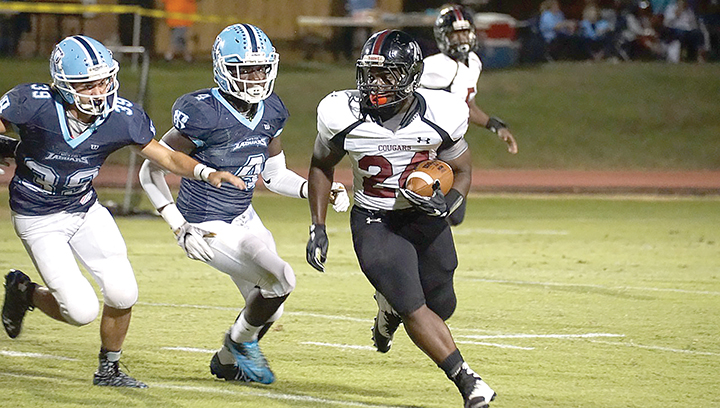 Photos by Jana Harp/Quitten Brown (above) will see plenty of action Friday again Florence since quarterback Charl’tez Nunnery (below) is injured.