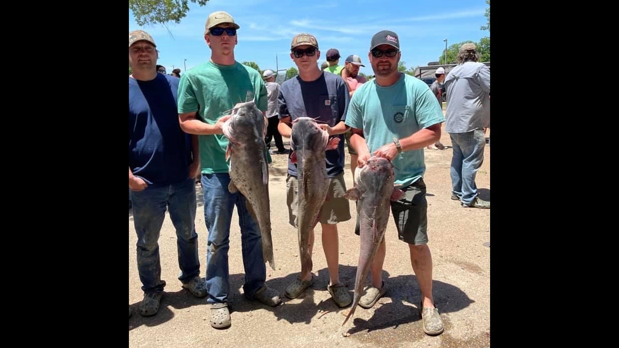 Hutcherson hauls in top fish at trot line tournament - Daily