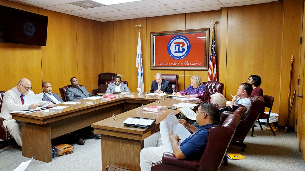 City board hires attorney, puts off judge, prosecutor appointments