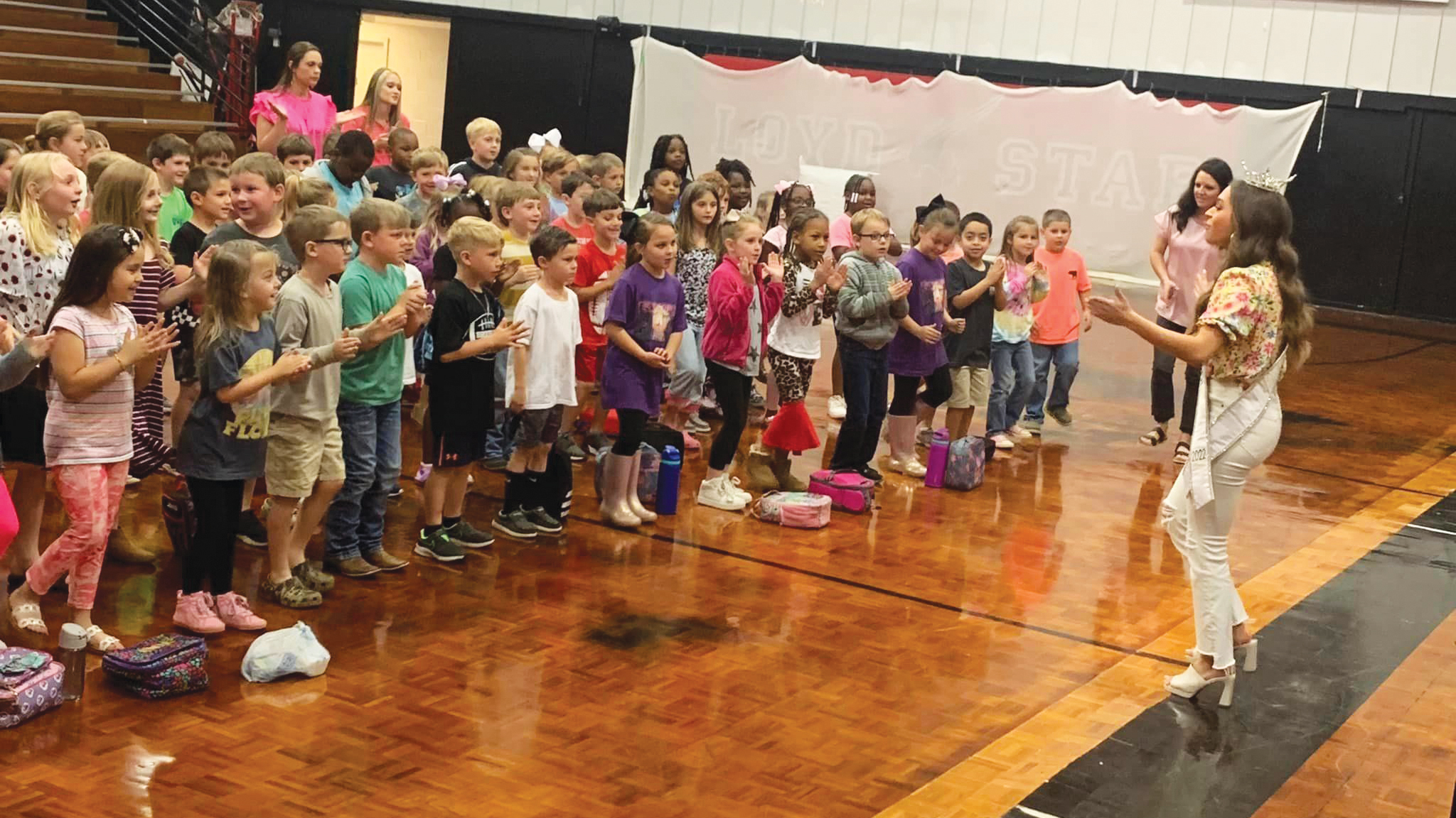 Miss Mississippi visits Loyd Star 1st grade Daily Leader Daily Leader