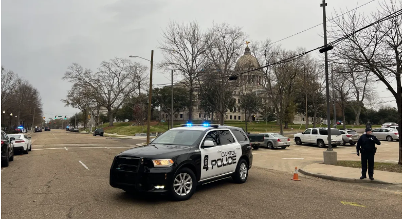 Capitol Police blocked roads around the Mississippi State Capitol on the morning of Jan. 3, 2024, in response to a bomb threat. Credit: Adam Ganucheau, Mississippi Today
