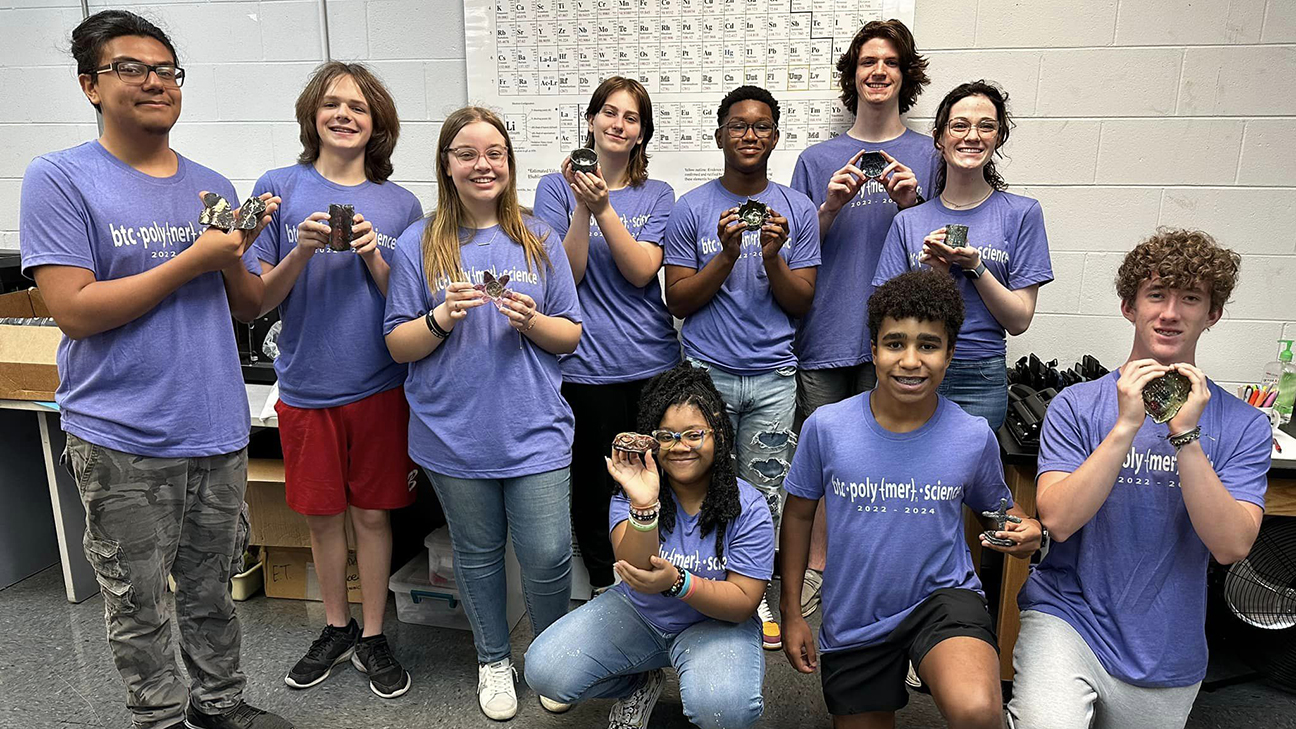 BHS Poly Sci students study ceramics | Daily Leader
