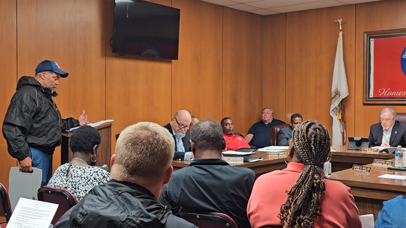 Moving questions Mayor, aldermanascitizen discuss City Hall relocation Daily Leader Daily